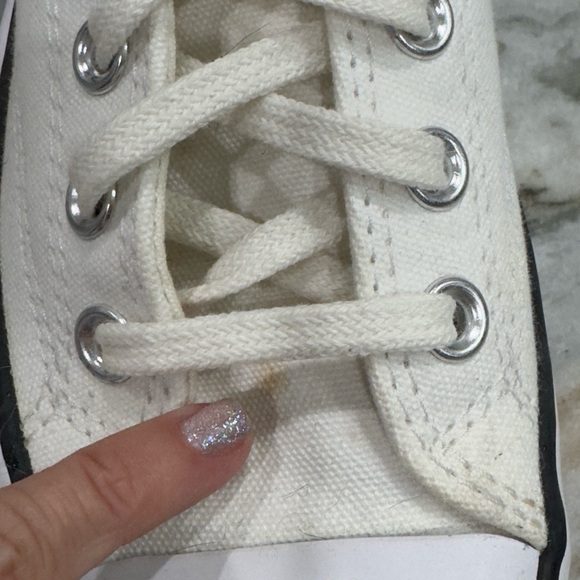 Converse - Picture 2 of 4